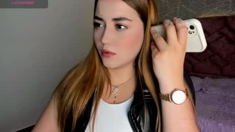 Snapshot of lucia_star_ chatting on December 28, 5:03 pm lucia star online show from December 28, 5:03 pm