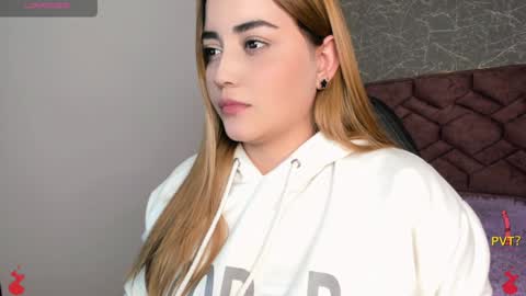 Snapshot of lucia_star_ chatting on January 14, 8:04 pm lucia star online show from January 14, 8:04 pm