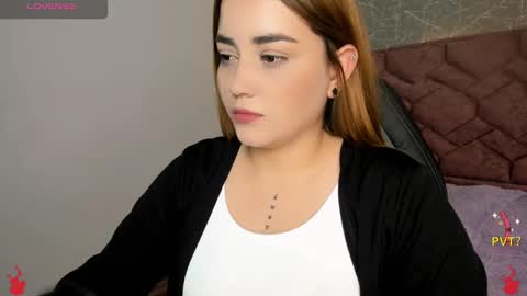 Snapshot of lucia_star_ chatting on December 10, 7:11 pm lucia star online show from December 10, 7:11 pm