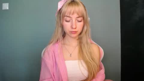 Lucy online show from April 25, 12:08 pm