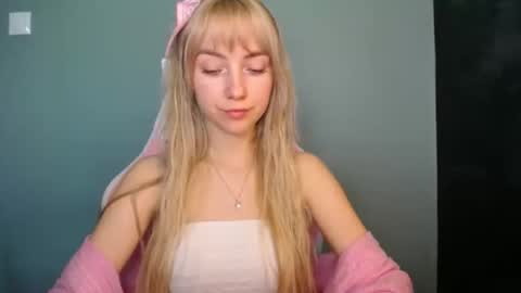 Lucy online show from April 25, 1:41 pm