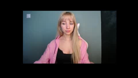 Lucy online show from April 27, 6:43 am