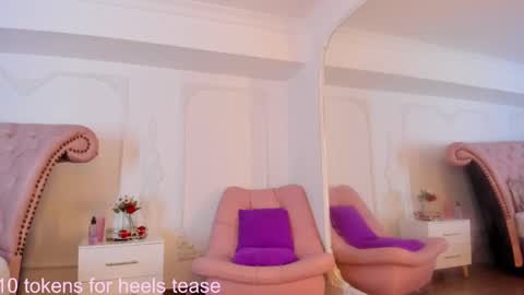 Snapshot of luciana_roa chatting on October 1, 9:53 pm Luciana online show from October 1, 9:53 pm