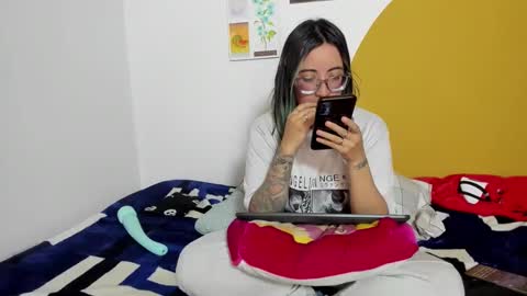 Dani 3 online show from November 11, 11:02 pm