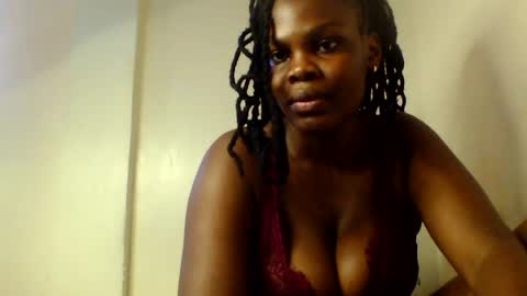 luciaresa online show from July 22, 11:55 am