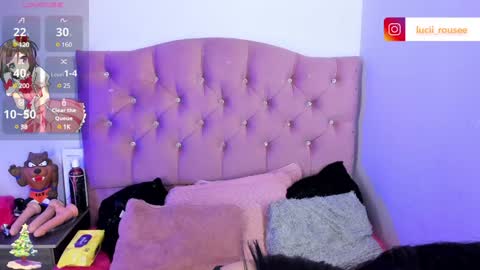 Snapshot of luciarousse chatting on December 4, 4:54 am Lucia online show from December 4, 4:54 am