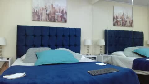 luciastehlik online show from April 8, 8:33 pm