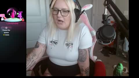 lucigooseygonewild online show from October 17, 8:34 pm