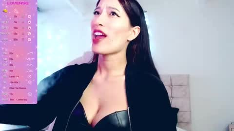 Lucia online show from October 6, 4:12 pm