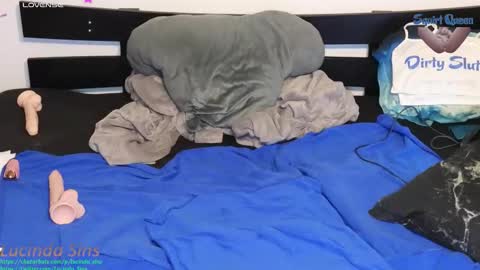 Lucinda online show from October 10, 5:29 pm