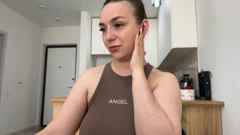 lucky_foryou_baby online show from June 18, 5:20 am