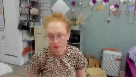 lucky_licky20 online show from January 19, 5:03 am