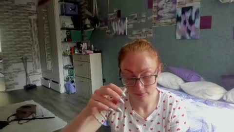 lucky_licky20 online show from July 8, 3:09 am