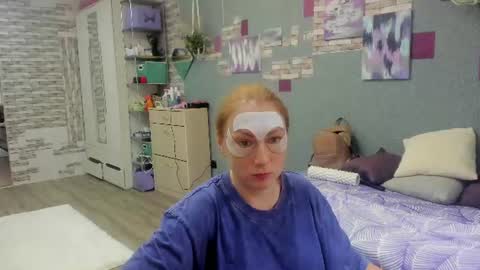lucky_licky20 online show from July 6, 3:23 am