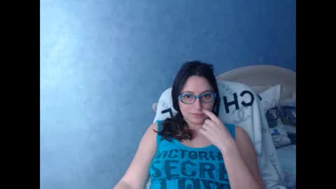 Snapshot of luckylinda23 chatting on January 25, 10:40 am luckylinda23 online show from January 25, 10:40 am