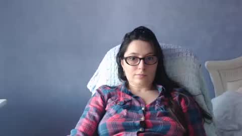 luckylinda23 online show from April 22, 12:35 pm