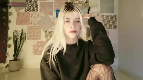 luckysapphire777 online show from April 24, 1:58 pm