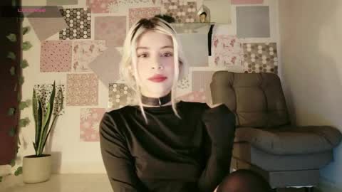 luckysapphire777 online show from April 28, 7:45 am