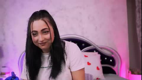 Mia online show from June 22, 5:54 pm