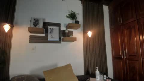 Lucy online show from April 19, 2:55 am