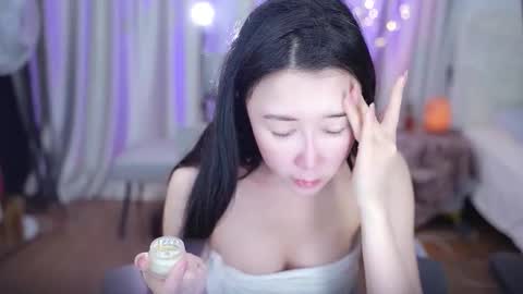 Lucy online show from February 13, 1:40 am