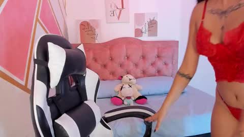 Lucy online show from February 18, 3:27 am