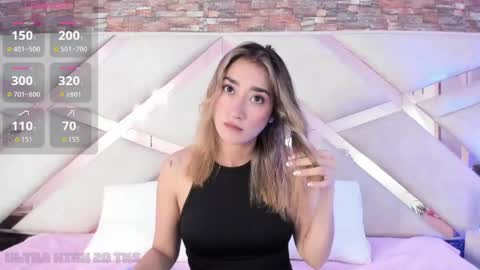 lucy_davies_ online show from April 15, 11:33 am