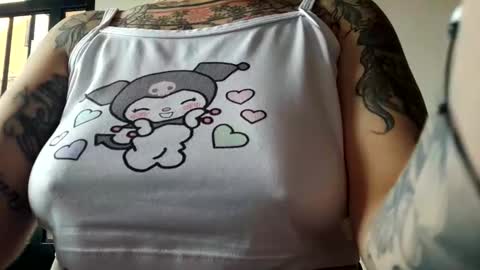 Lucia online show from April 8, 9:28 pm