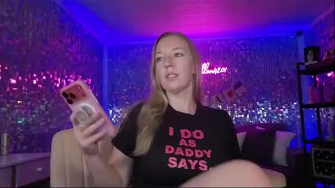 lucyallen4201 online show from July 14, 10:43 am