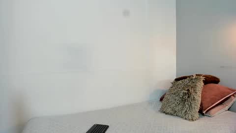 lucyferrer_ online show from January 19, 10:50 am