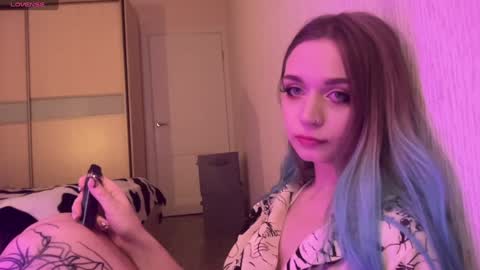 Snapshot of lucysbrain chatting on January 3, 8:22 pm Lucy online show from January 3, 8:22 pm