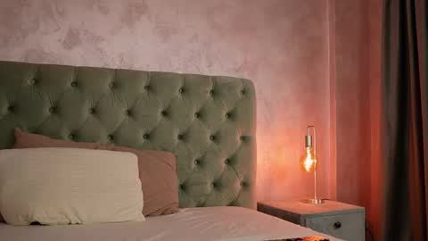 LucyWillow online show from April 27, 5:15 am