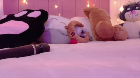 LUCYY FROM HOME  online show from April 29, 1:42 am