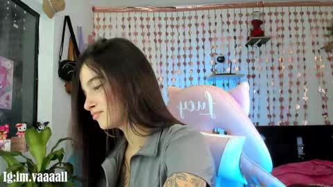Snapshot of lucyy_tayy chatting on September 17, 5:16 am The love of your life 3 online show from September 17, 5:16 am