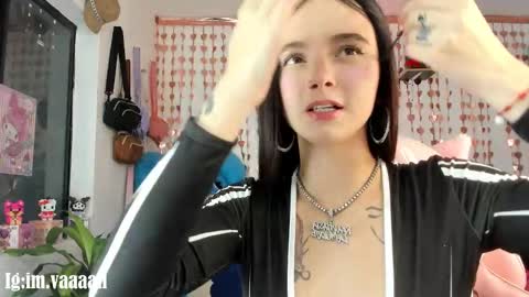Snapshot of lucyy_tayy chatting on October 11, 9:28 pm The love of your life 3 online show from October 11, 9:28 pm