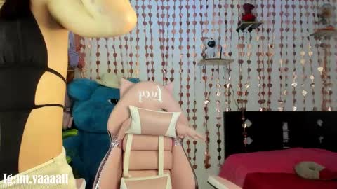 Snapshot of lucyy_tayy chatting on October 4, 2:28 am The love of your life 3 online show from October 4, 2:28 am