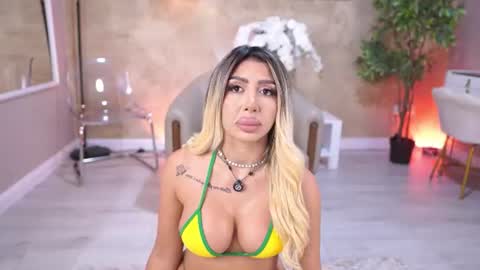 LucyRose online show from July 3, 8:09 am