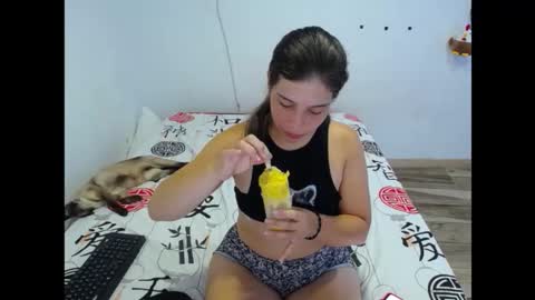 Snapshot of luisaangel19 chatting on September 24, 3:44 pm luisaangel19 online show from September 24, 3:44 pm
