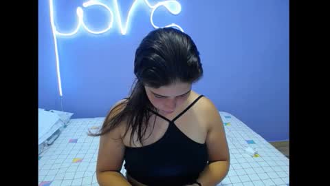 Snapshot of luisaangel19 chatting on October 18, 11:50 pm luisaangel19 online show from October 18, 11:50 pm