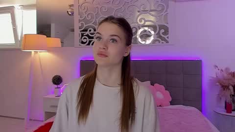 LuisaClover online show from June 5, 12:22 pm