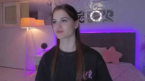 LuisaClover online show from April 24, 6:54 pm