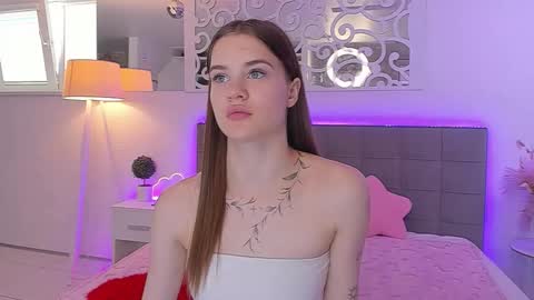 LuisaClover online show from June 7, 12:34 pm