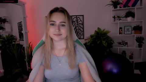 Lily online show from September 28, 11:15 am