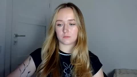 Lulu Baby18 online show from April 23, 7:38 pm