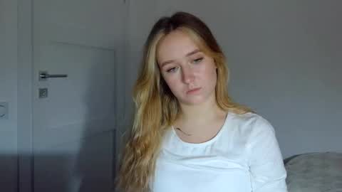 Lulu Baby18 online show from March 13, 8:21 pm