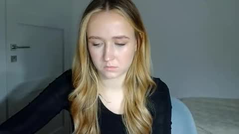 Lulu Baby18 online show from March 3, 8:15 pm