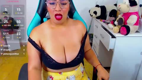 Snapshot of lulu_f1 chatting on February 11, 3:29 am ferrer online show from February 11, 3:29 am