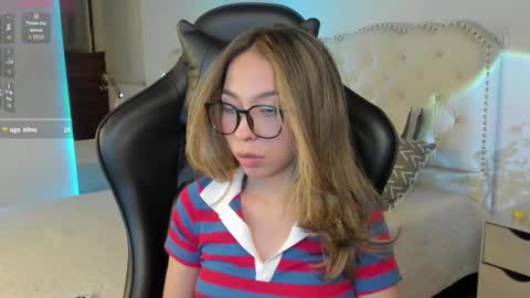 luluuberry online show from February 5, 11:41 pm