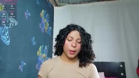 luluupeach69 online show from July 5, 4:19 am