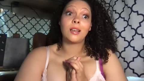 LuLu Valenttine Hot Sexy HawaiianCape Verde online show from February 19, 4:28 pm